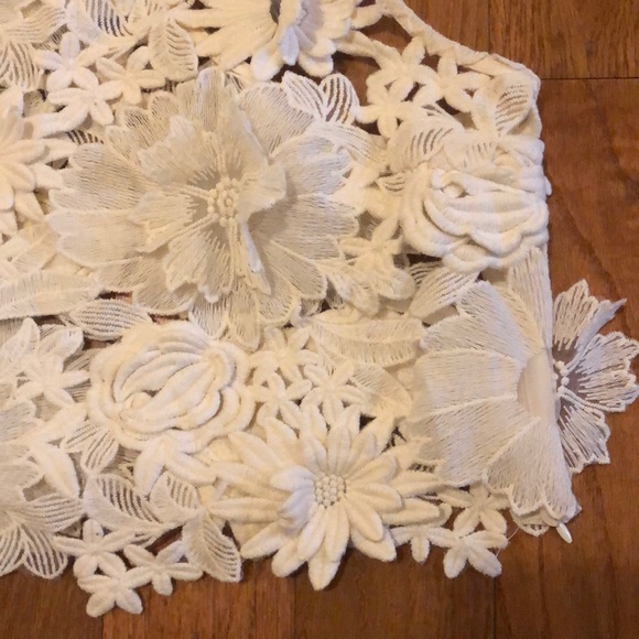 Embroidered White Floral Tank Too Crop Top - Picture 3 of 6